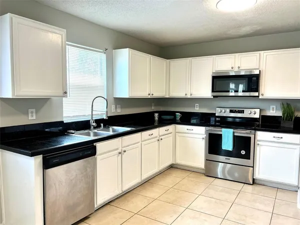 $3,200 | 2625 Lake Meadow Drive, McKinney, TX 75071
