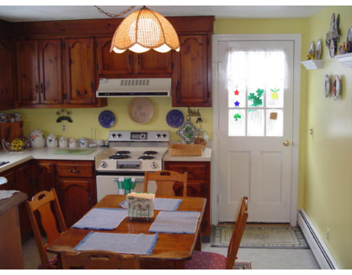 15 Daniels Road Rowley, MA 01969 - Photo 7 of 9 Gallery Image 7