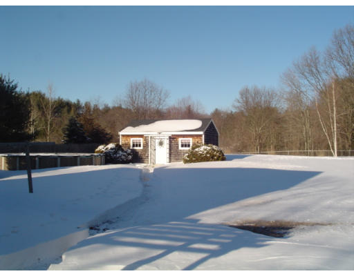 15 Daniels Road Rowley, MA 01969 - Photo 8 of 9 Gallery Image 8