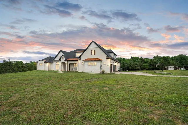 $1,250,000 | 1475 County Road 4510, Whitewright, TX 75491