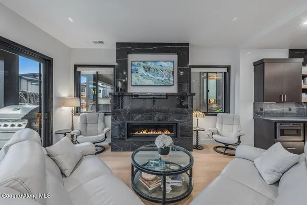 $1,560,000 | 2947 West Lumber Lane, Coeur D'Alene, ID 83814