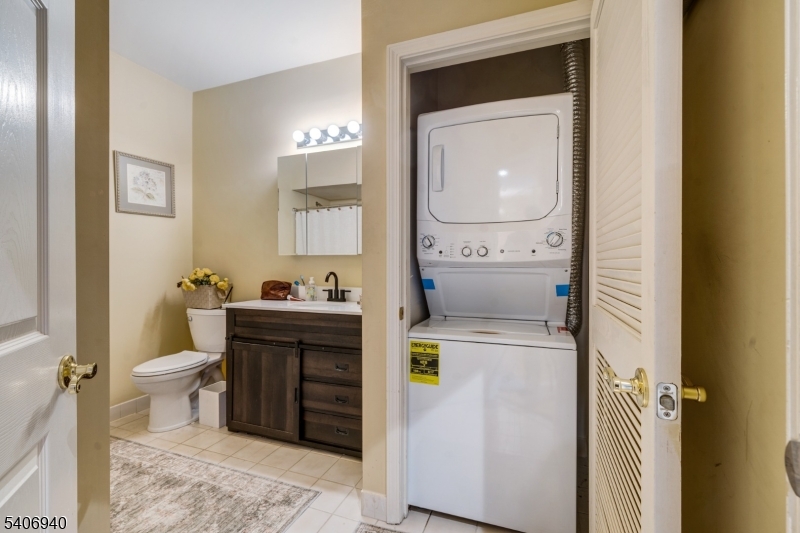 6411 Richmond Road, Unit 411 West Milford, NJ 07480 - Photo 16 of 32