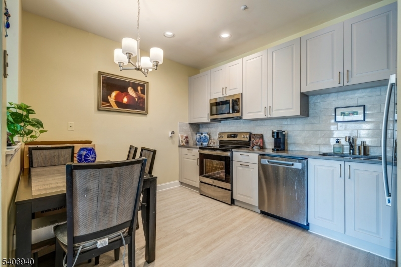 6411 Richmond Road, Unit 411 West Milford, NJ 07480 - Photo 8 of 32