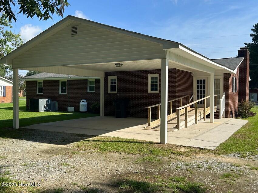 111 Colonial Drive Clinton, NC 28328 - Photo 20 of 24 IMG_1597