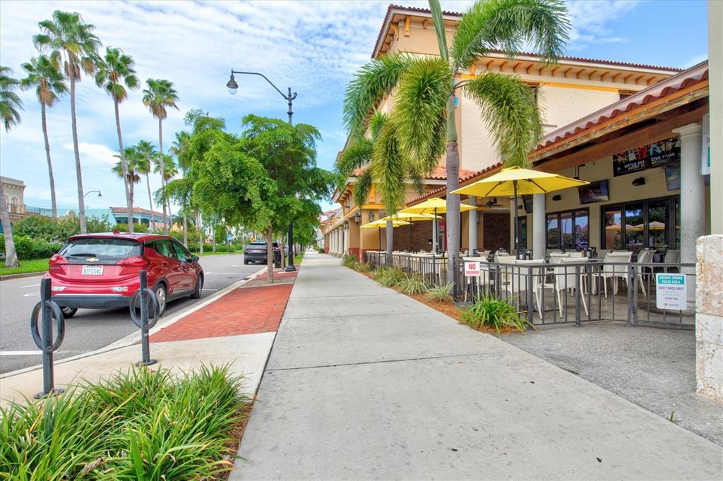 437 Cerromar Lane, Unit 424 Venice, FL 34293 - Photo 76 of 96
