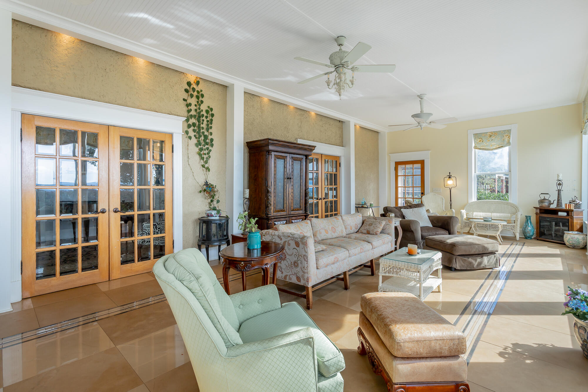 46 North Crest Road Chattanooga, TN 37404 - Photo 126 of 207 Lounge Area