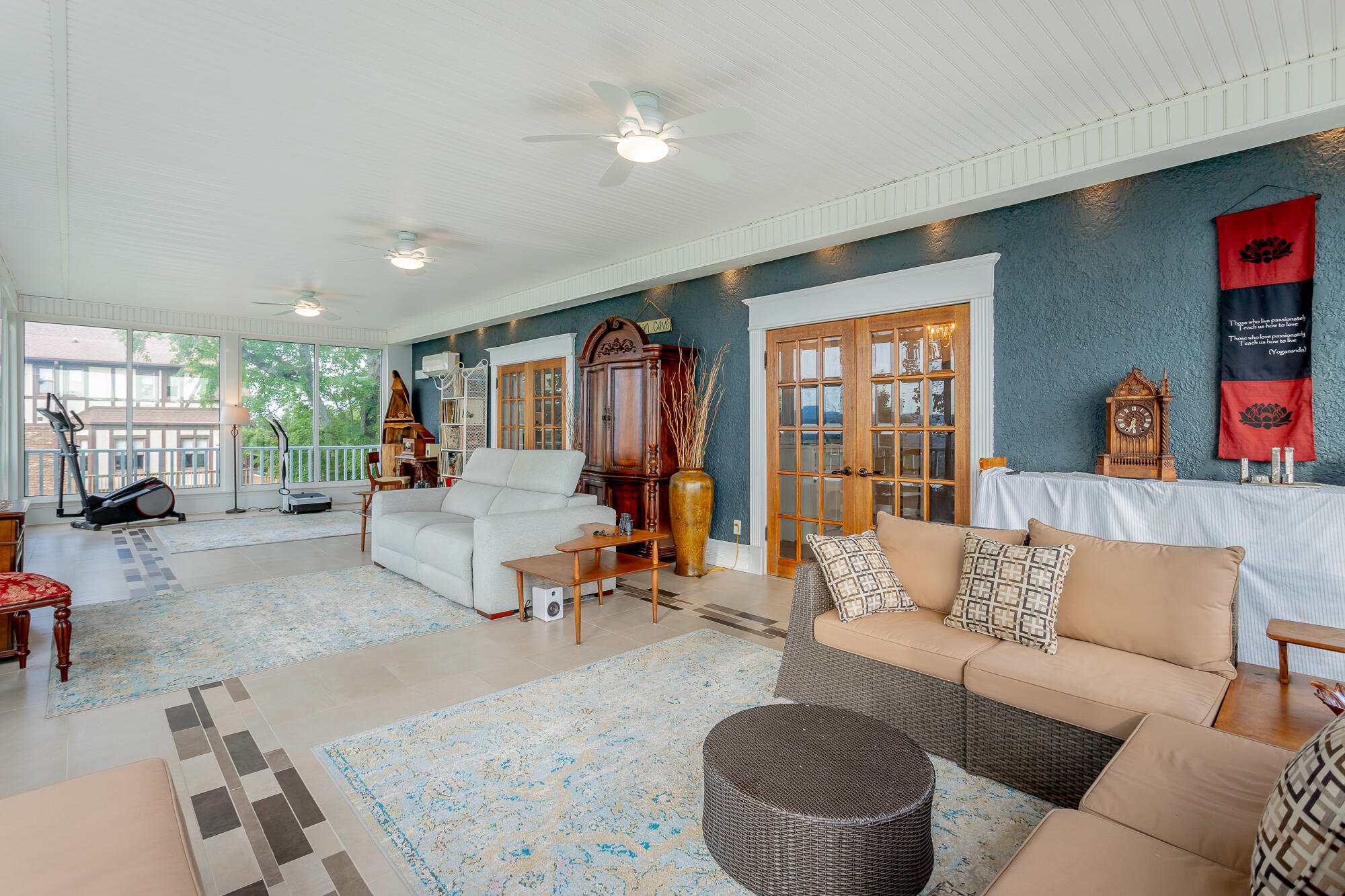 46 North Crest Road Chattanooga, TN 37404 - Photo 132 of 207 Lounge Area