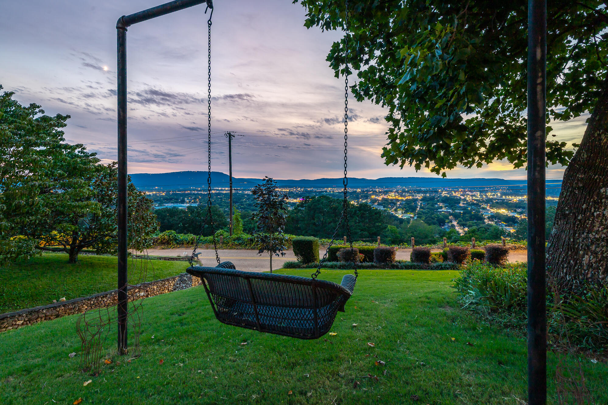 46 North Crest Road Chattanooga, TN 37404 - Photo 2 of 207 46 N Crest Road HD TWILIGHT-17