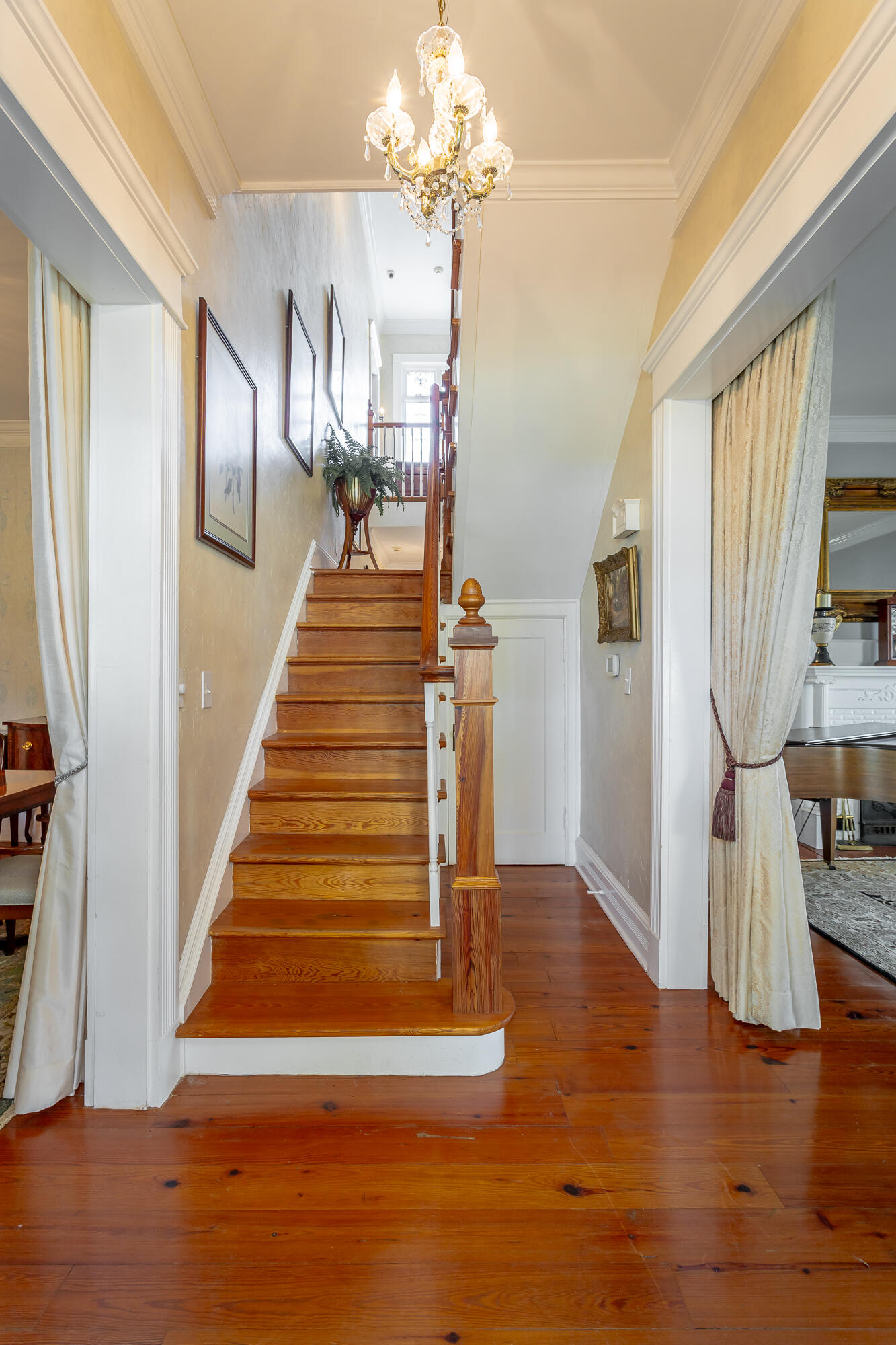 46 North Crest Road Chattanooga, TN 37404 - Photo 78 of 207 Stairway