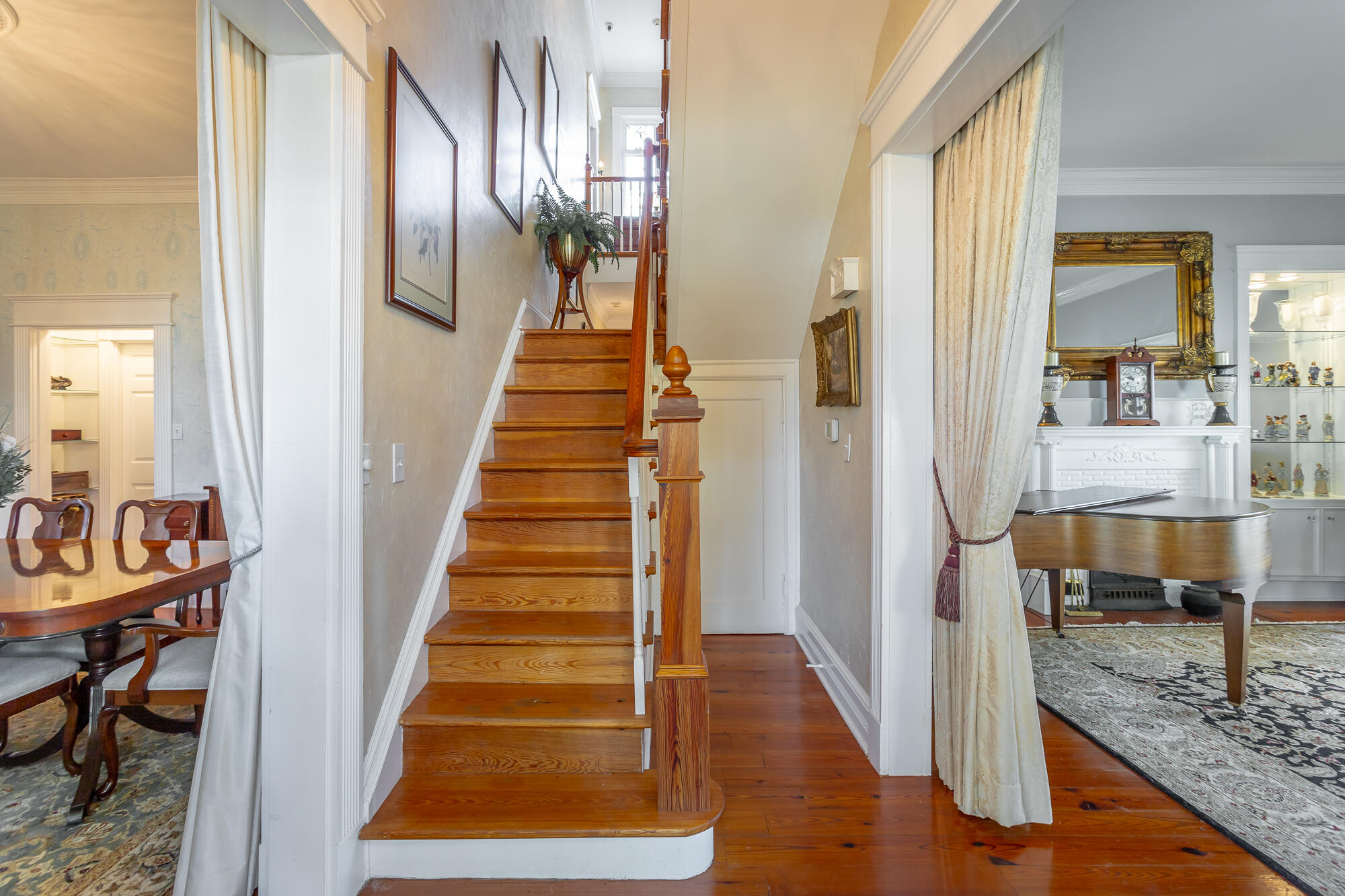 46 North Crest Road Chattanooga, TN 37404 - Photo 79 of 207 Stairway