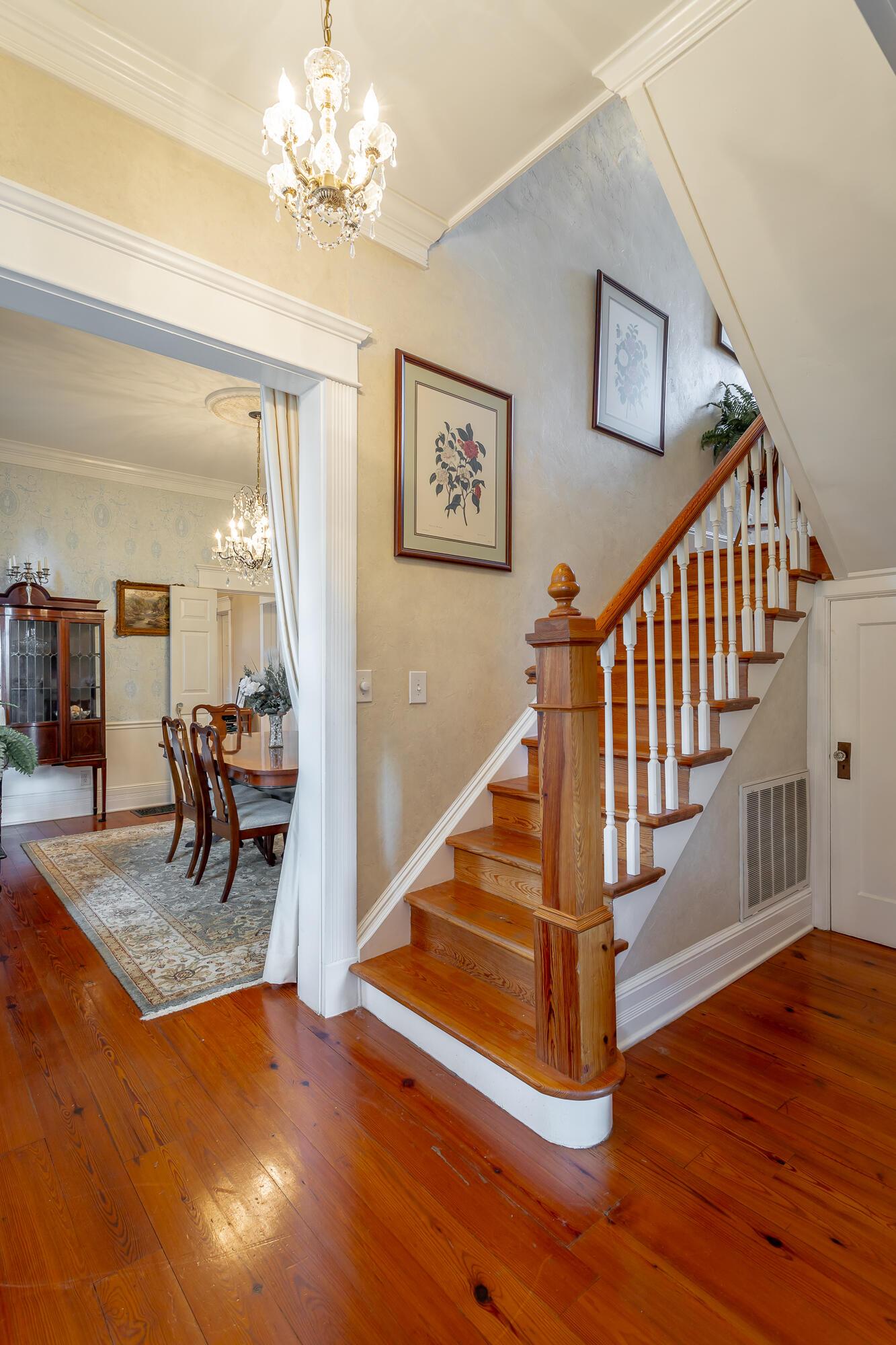 46 North Crest Road Chattanooga, TN 37404 - Photo 80 of 207 Stairway