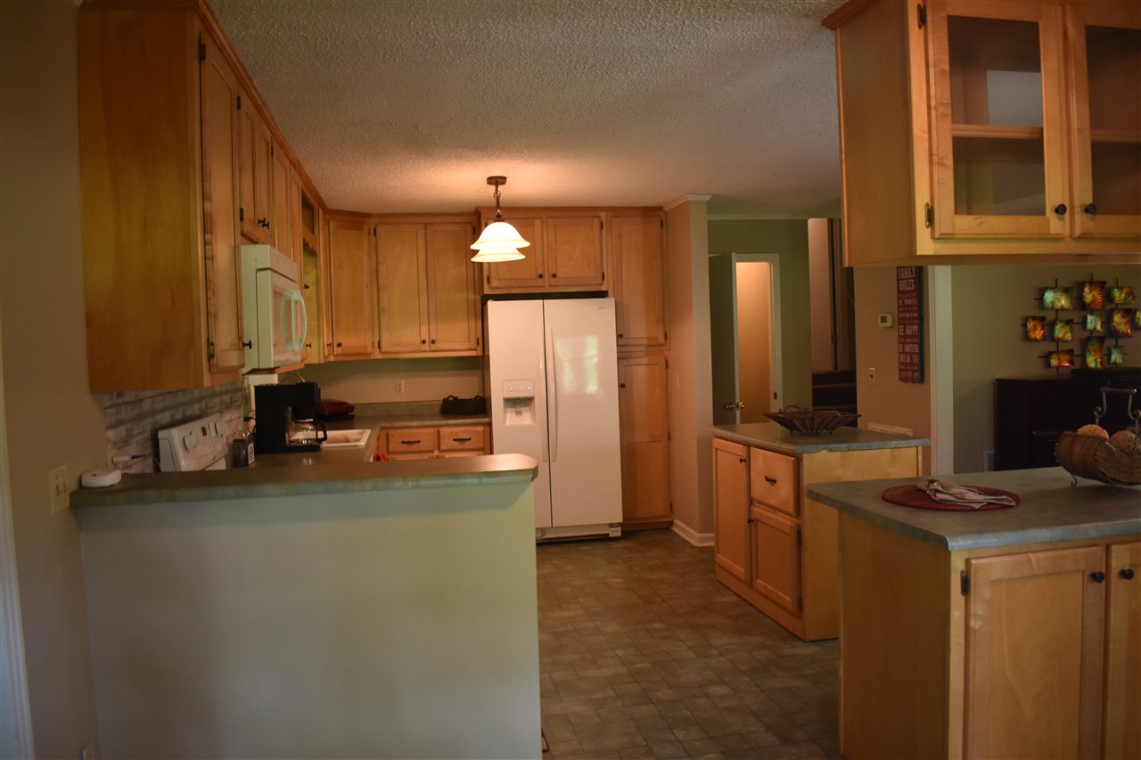 742 Brooks Road Selmer, TN 38375 - Photo 7 of 25 Gallery Image 7