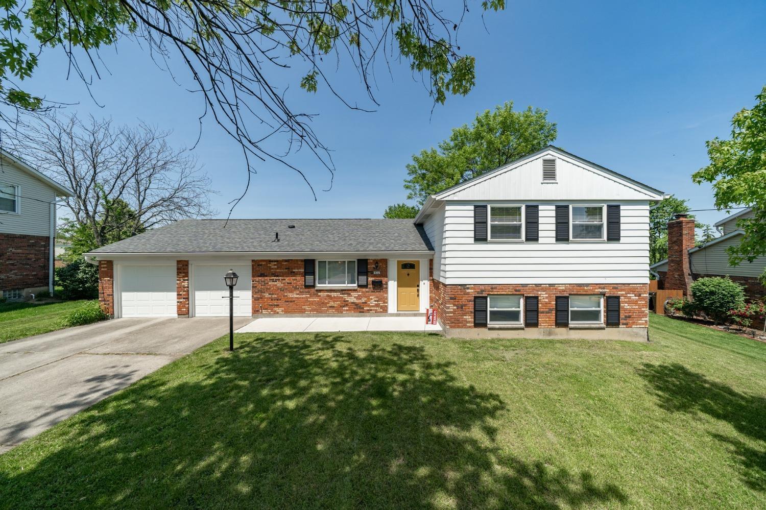 832 Yorkhaven Road Springdale, OH 45240 - Photo 1 of 41