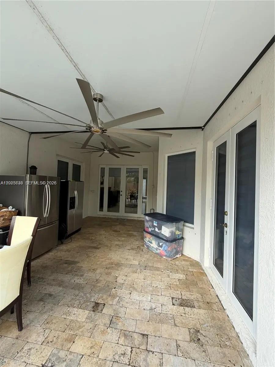 1860 Southeast 18th Terrace Homestead, FL 33035 - Photo 5 of 31