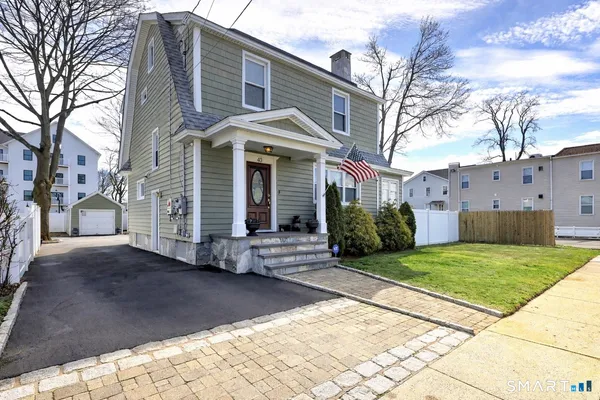 $575,000 | 40 Yale Street, Stratford, CT 06615