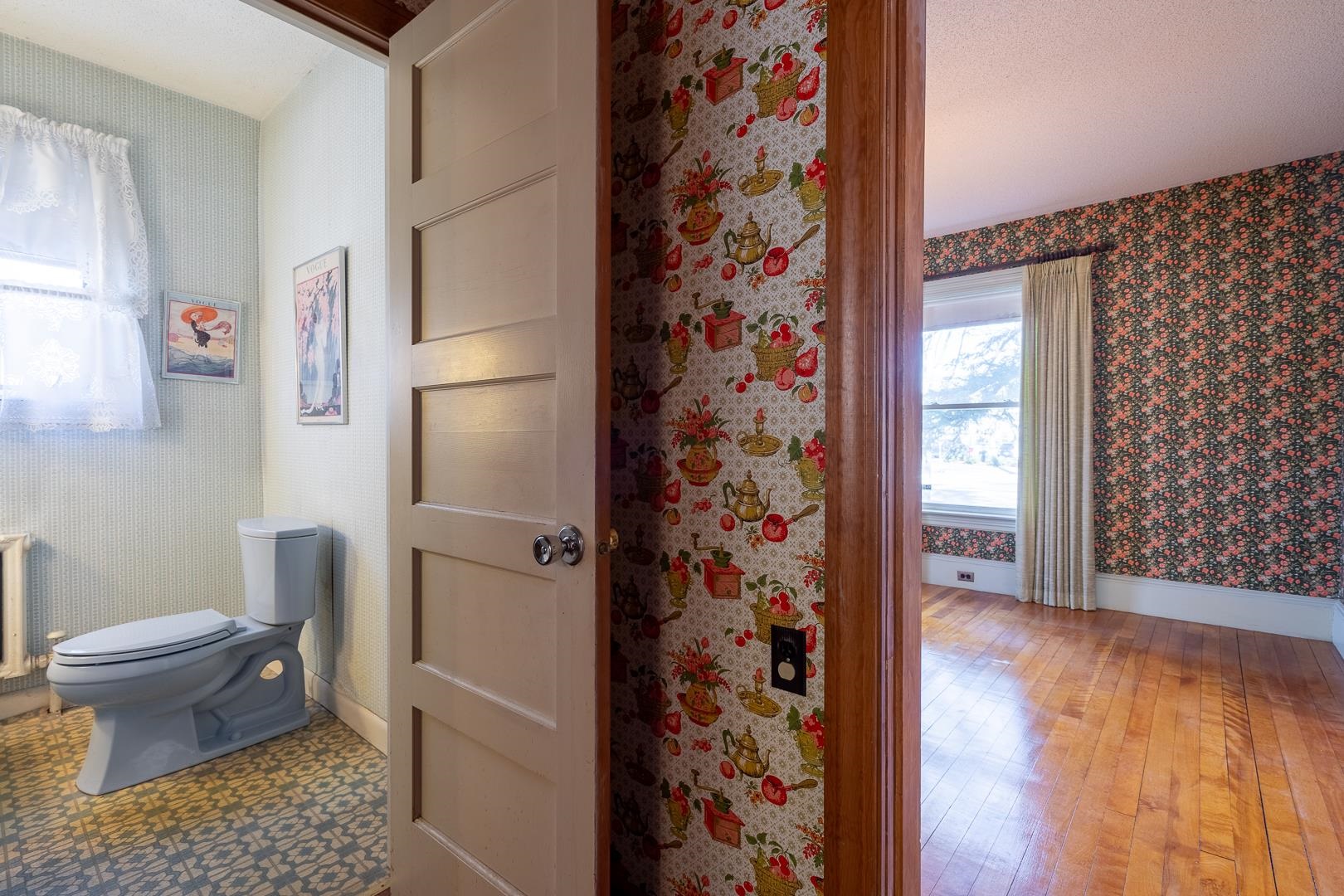 446 Mammoth Road Manchester, NH 03103 - Photo 12 of 38