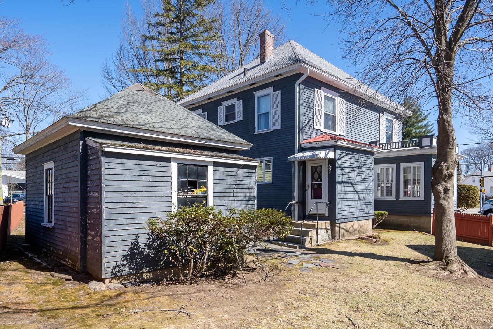 446 Mammoth Road Manchester, NH 03103 - Photo 2 of 38