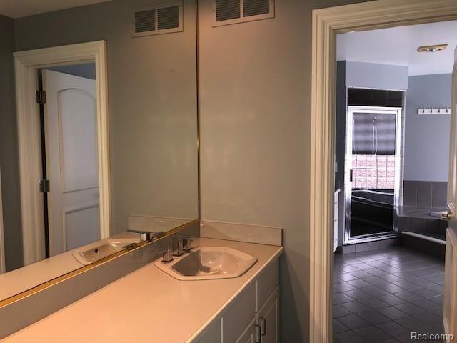 3460 Summit Ridge Drive Rochester, MI 48306 - Photo 11 of 22 IMG_4508.jpg