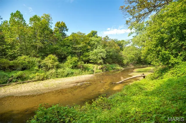 $380,000 | 498 Panama Avenue, Sorento, IL 62086