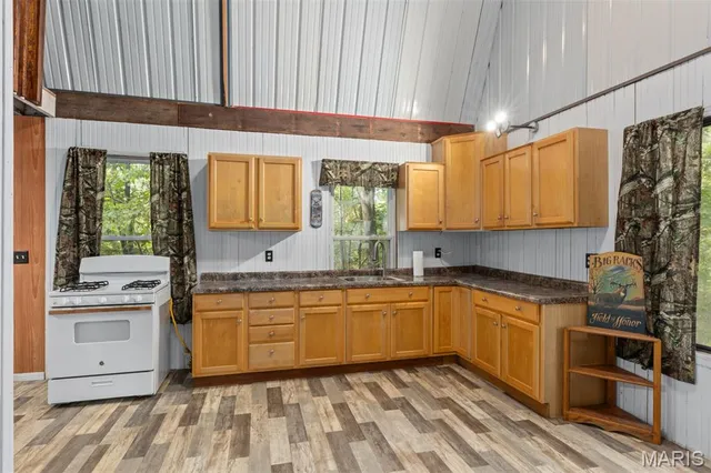 $380,000 | 498 Panama Avenue, Sorento, IL 62086