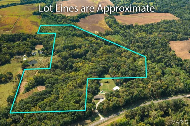 $380,000 | 498 Panama Avenue, Sorento, IL 62086