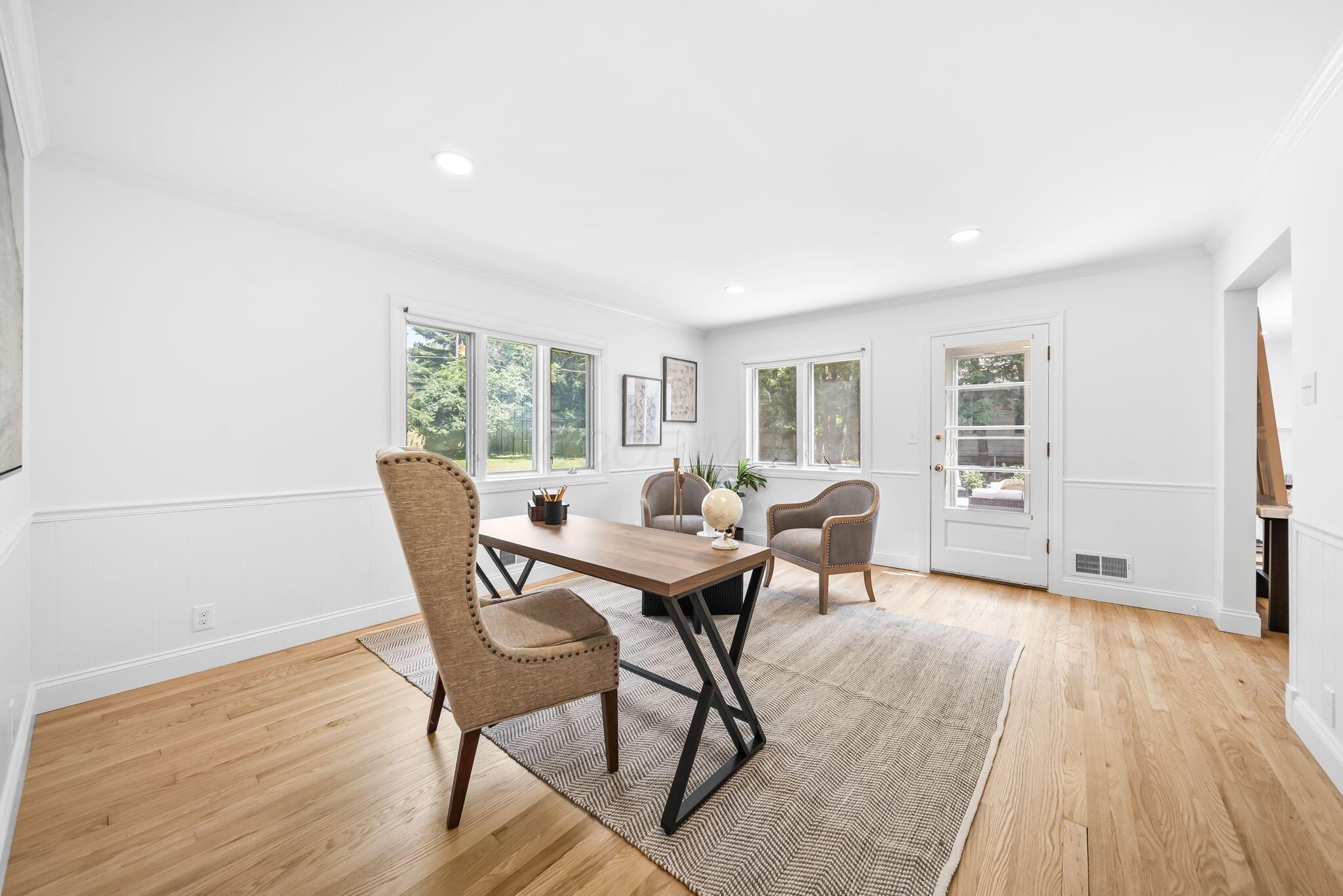 188 Croswell Road Columbus, OH 43214 - Photo 21 of 50 Den / Home office
