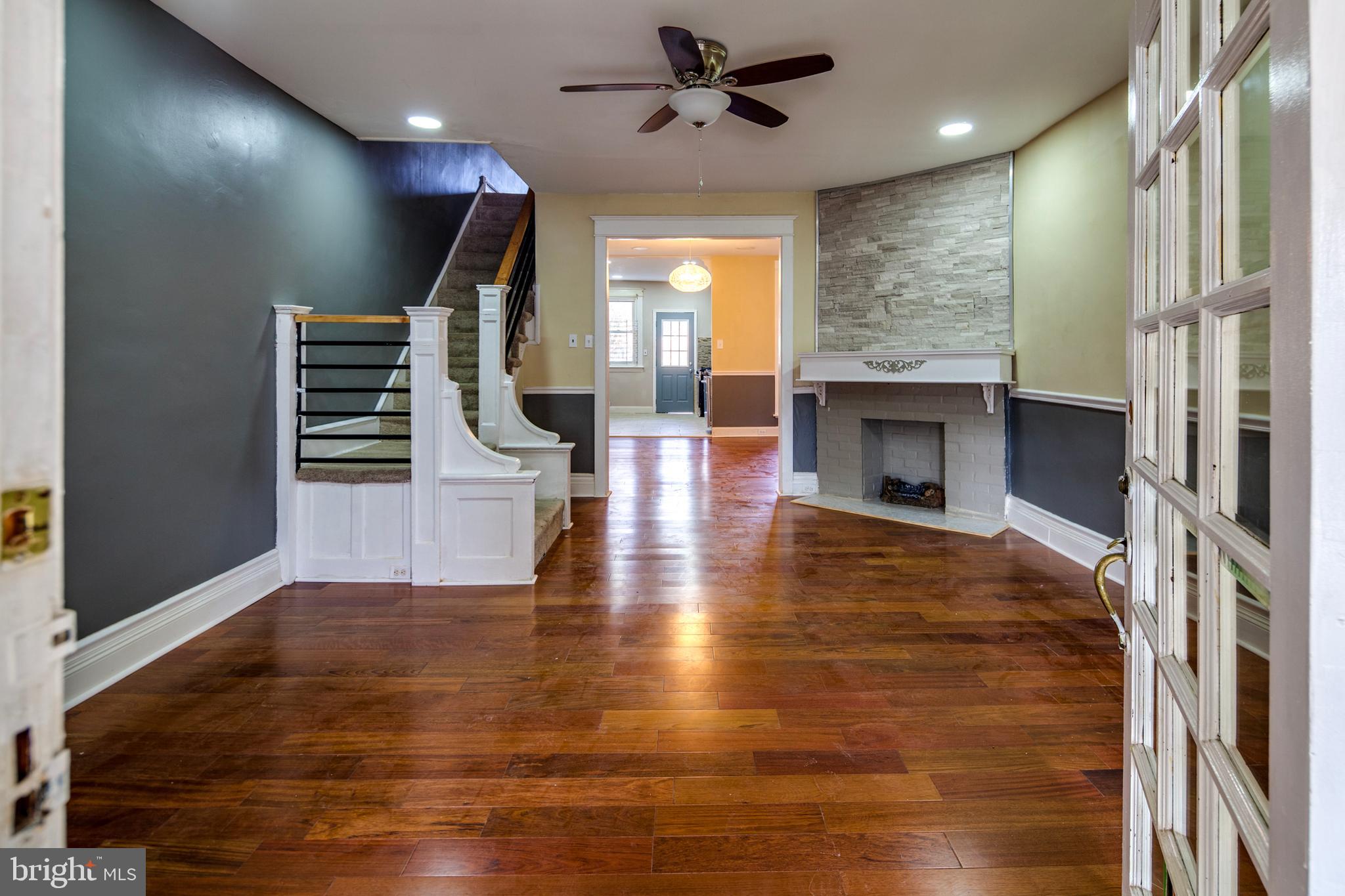 5750 North 5th Street Philadelphia, PA 19120 - Photo 7 of 21 Living Room
