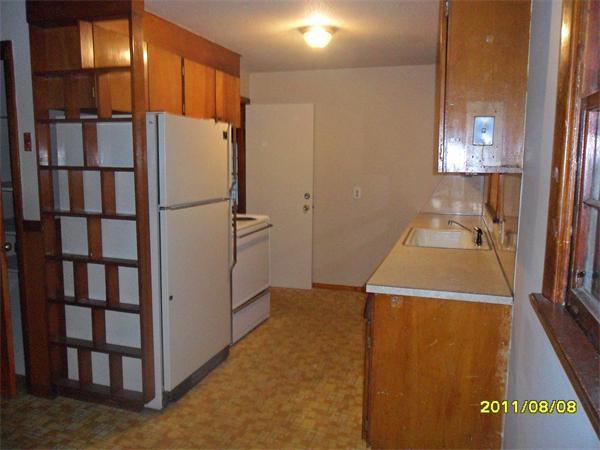 99 Mayher Street Springfield, MA 01104 - Photo 3 of 10 a utility room with dryer and washer