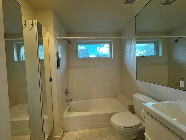 $1,790 | 1208 East 2nd Street, Unit B, Austin, TX 78702