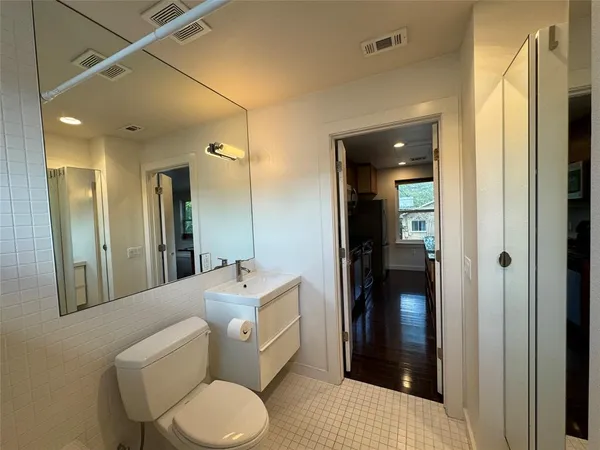 $1,790 | 1208 East 2nd Street, Unit B, Austin, TX 78702