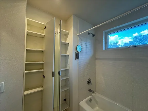 $1,790 | 1208 East 2nd Street, Unit B, Austin, TX 78702