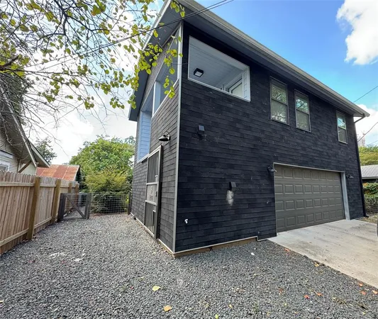 $1,790 | 1208 East 2nd Street, Unit B, Austin, TX 78702