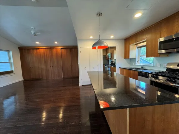 $1,790 | 1208 East 2nd Street, Unit B, Austin, TX 78702