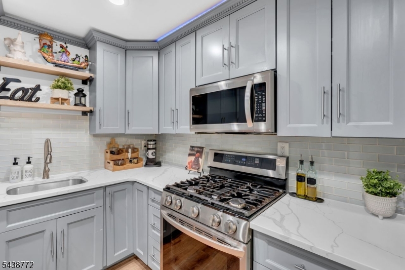 213 Longview Road Bridgewater, NJ 08807 - Photo 20 of 47