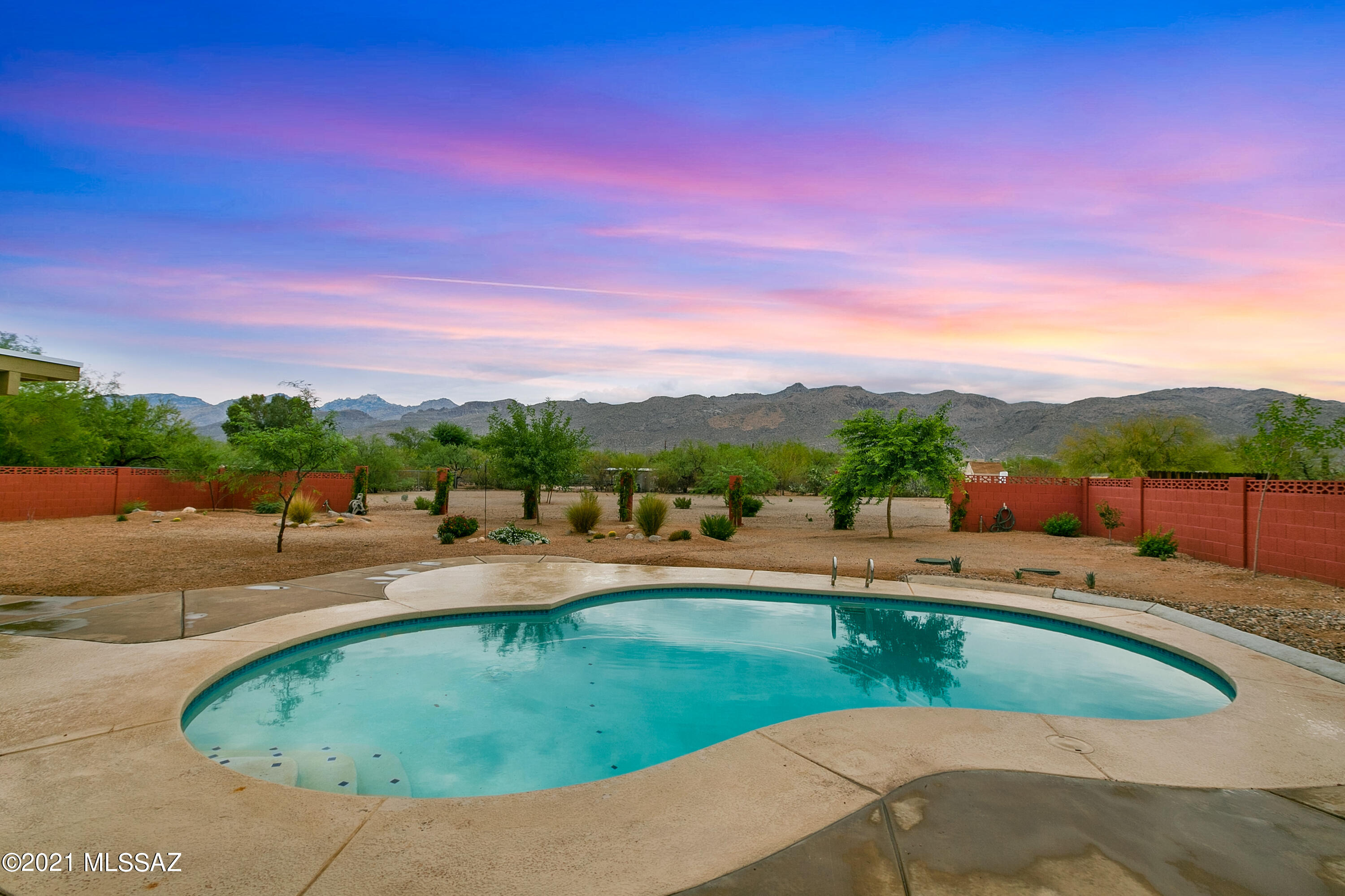 11245 East Limberlost Road Tucson, AZ 85749 - Photo 1 of 32 Gallery Image 1
