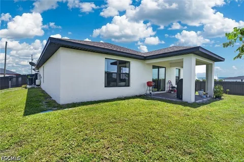 $285,000 | 3903 Northwest 38th Street, Cape Coral, FL 33993