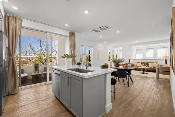 $1,199,000 | 5767 Iron Horse Parkway, Unit D, Dublin, CA 94568