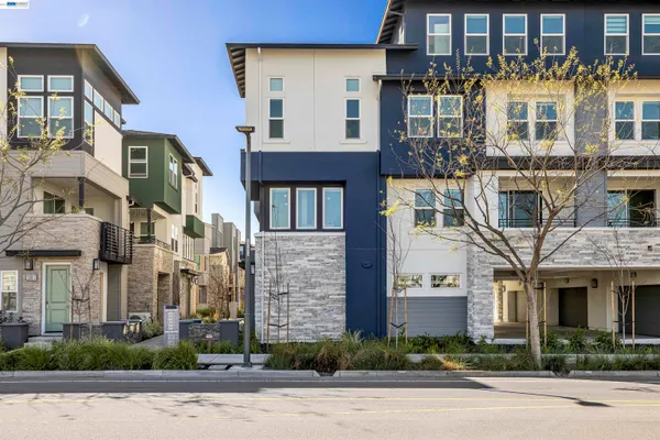 $1,199,000 | 5767 Iron Horse Parkway, Unit D, Dublin, CA 94568