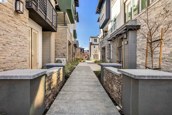 $1,199,000 | 5767 Iron Horse Parkway, Unit D, Dublin, CA 94568