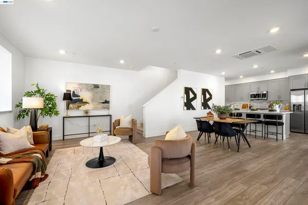 $1,199,000 | 5767 Iron Horse Parkway, Unit D, Dublin, CA 94568