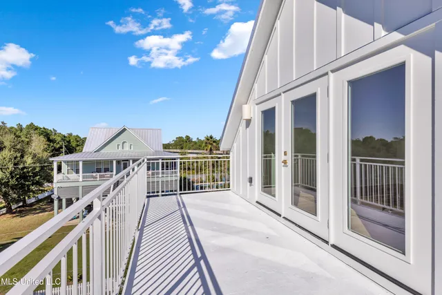 $795,000 | 136 5th Avenue, Pass Christian, MS 39571