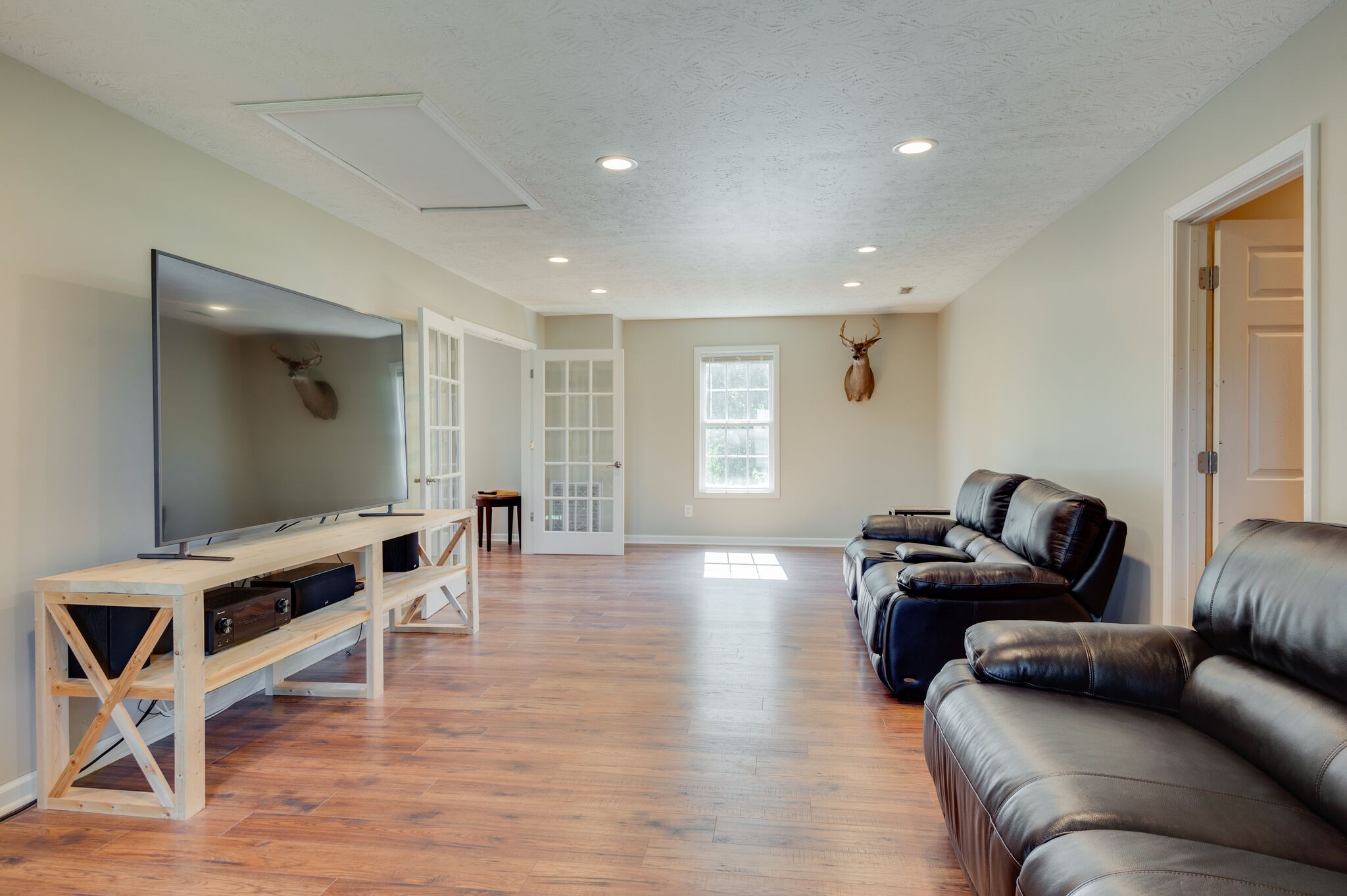 1549 Center Star Road Columbia, TN 38401 - Photo 35 of 50 a living room with furniture and a wooden floor