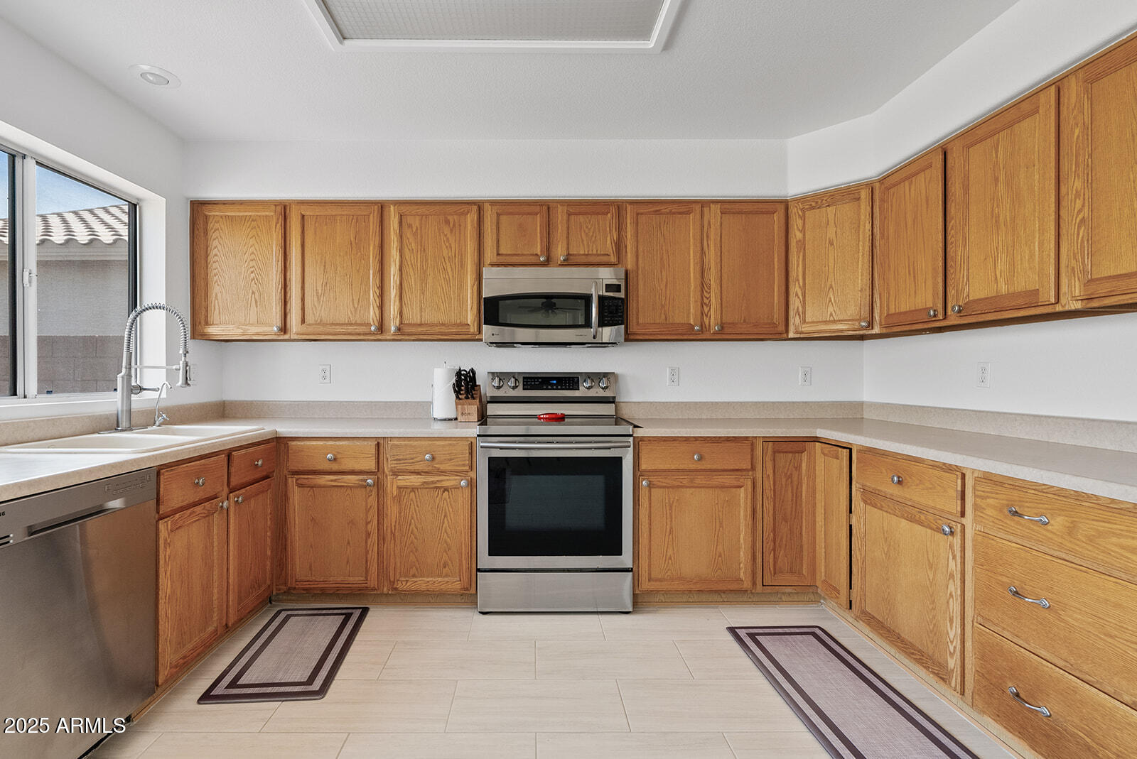 4422 East Dry Creek Road Phoenix, AZ 85044 - Photo 10 of 29 DSC06110