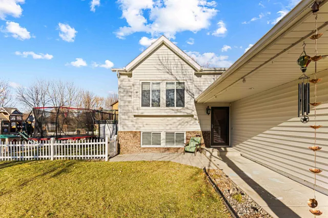 $350,000 | 2918 Village Green Drive, Moorhead, MN 56560