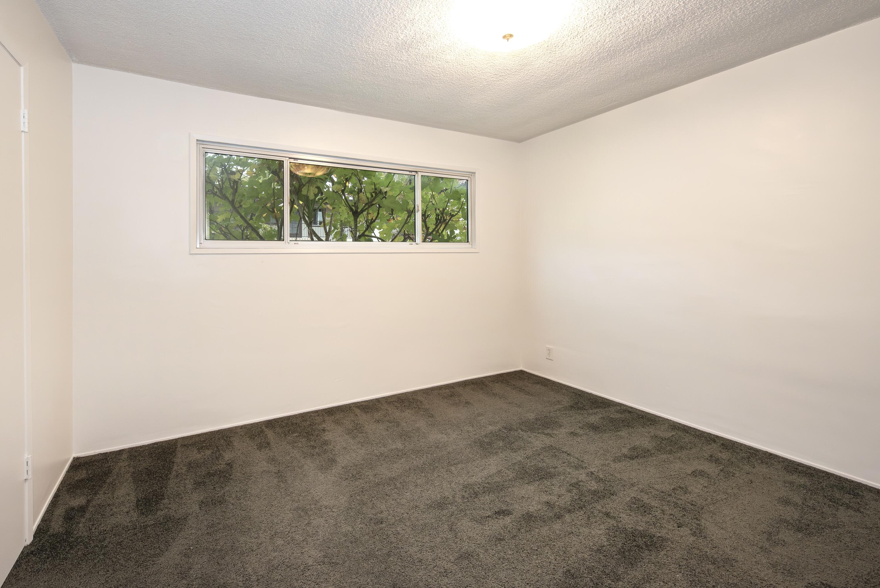 1308 Bath Street Santa Barbara, CA 93101 - Photo 13 of 19 an empty room with a window