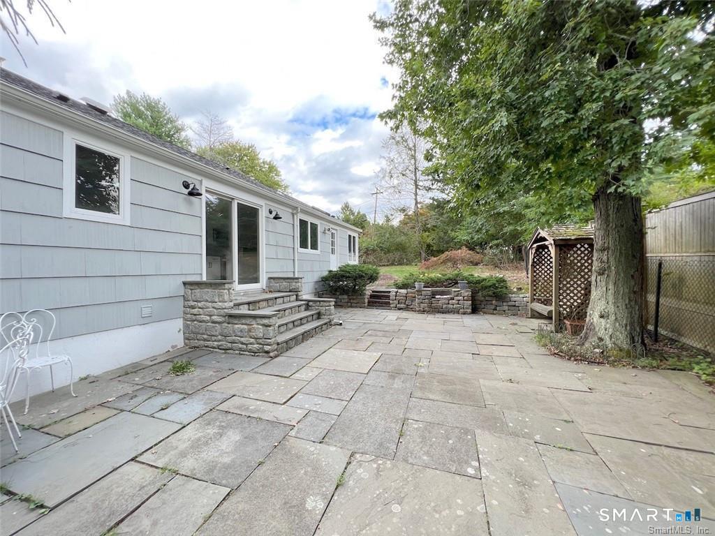 34 Crescent Road Westport, CT 06880 - Photo 3 of 27