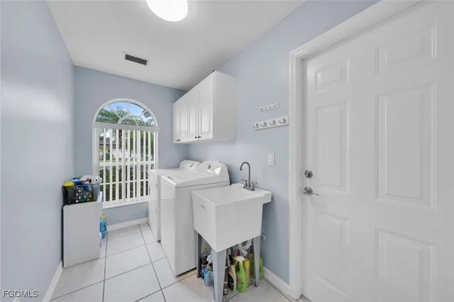 a view of utility room with washer and dryer