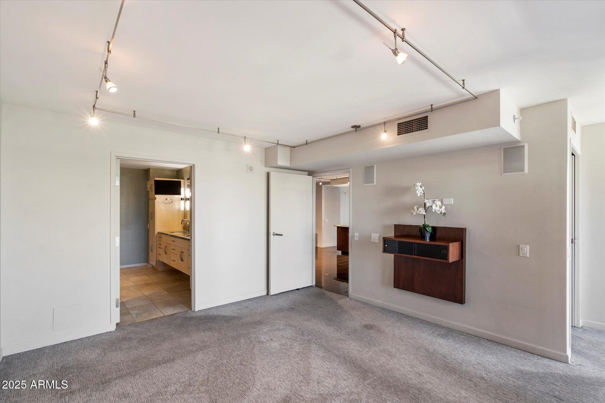 4808 North 24th Street, Unit 627 Phoenix, AZ 85016 - Photo 27 of 57 Primary Bedroom & Bathroom