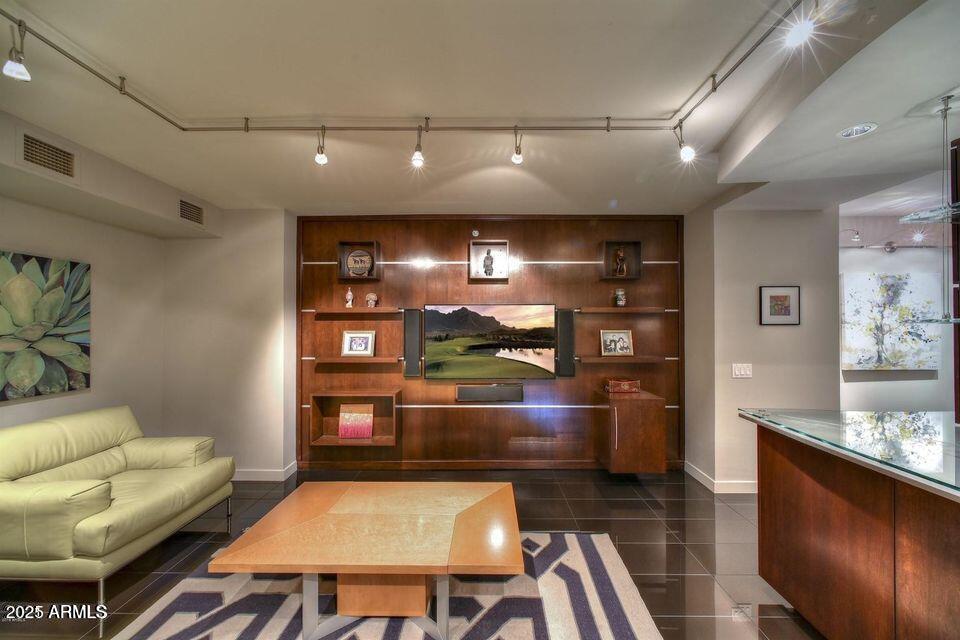 4808 North 24th Street, Unit 627 Phoenix, AZ 85016 - Photo 6 of 57 a room with furniture