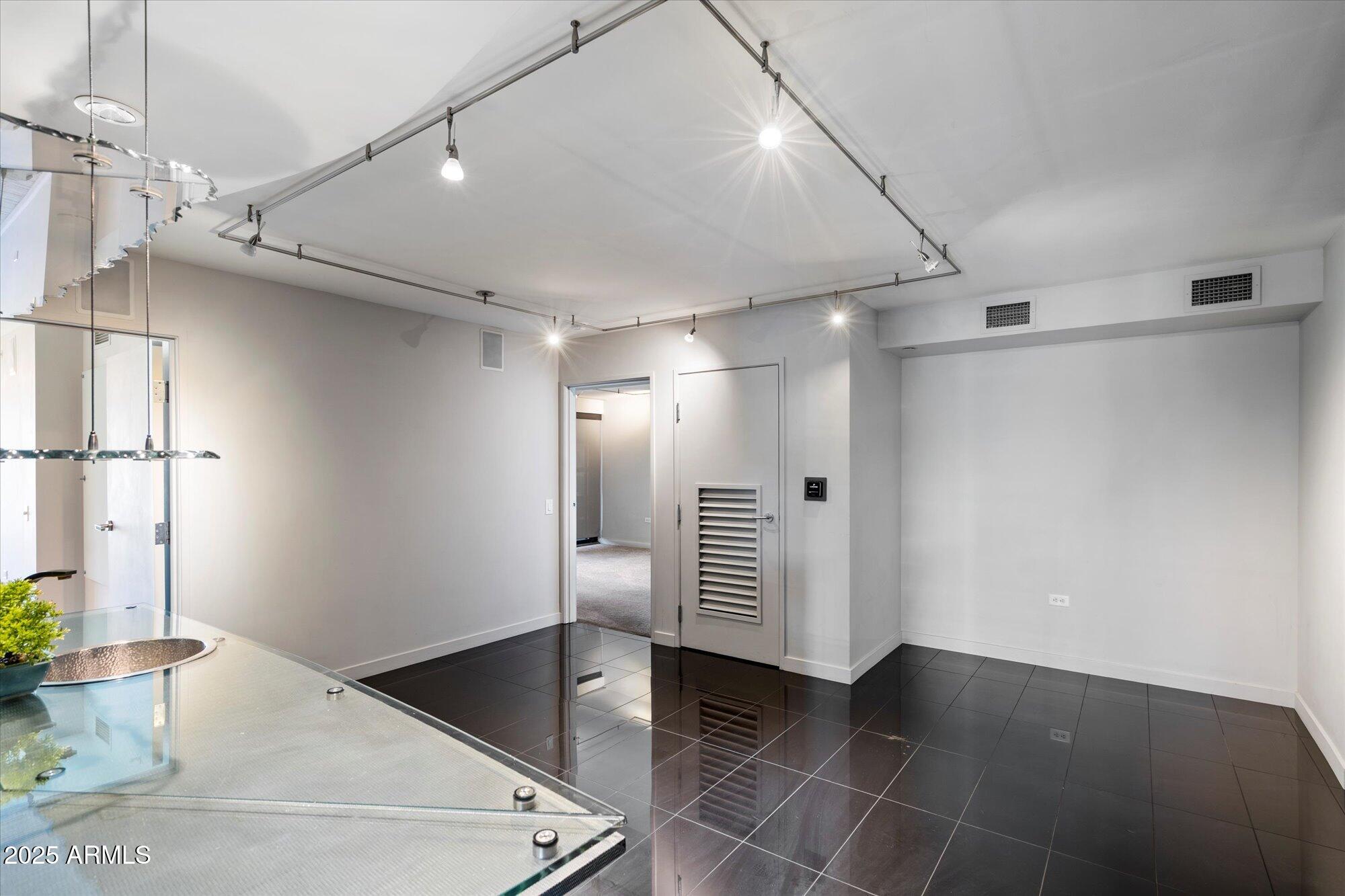 4808 North 24th Street, Unit 627 Phoenix, AZ 85016 - Photo 9 of 57 Family Room